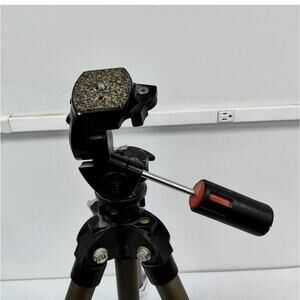 Promaster SHD Camera Tripod + Promaster Quick Release Plate Working